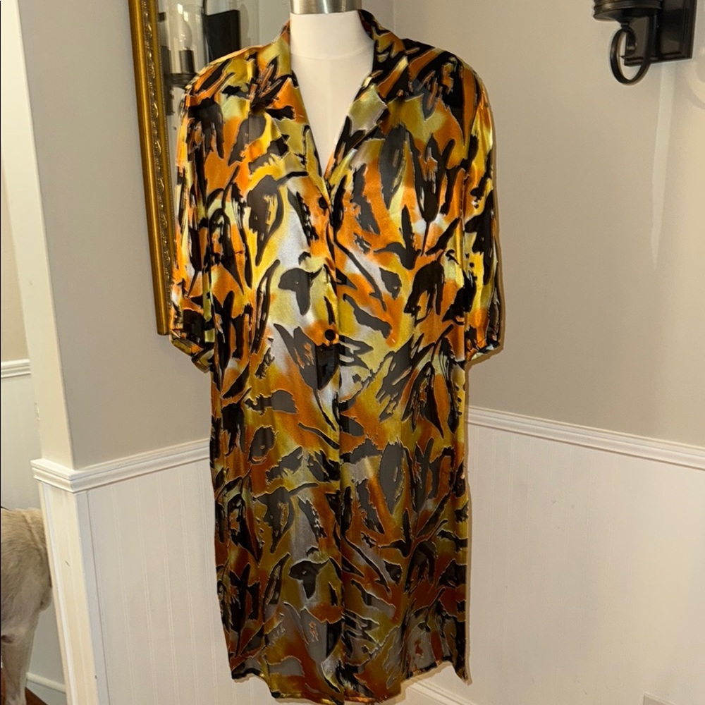 Estroversa by Mario Pucci Cecconi button down dress. Size 55. Great condition.